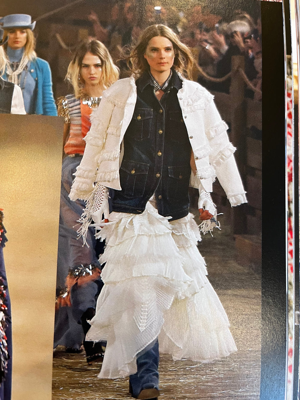 Pre Loved Chanel Ivory Boucle Jacket size 36 uk8