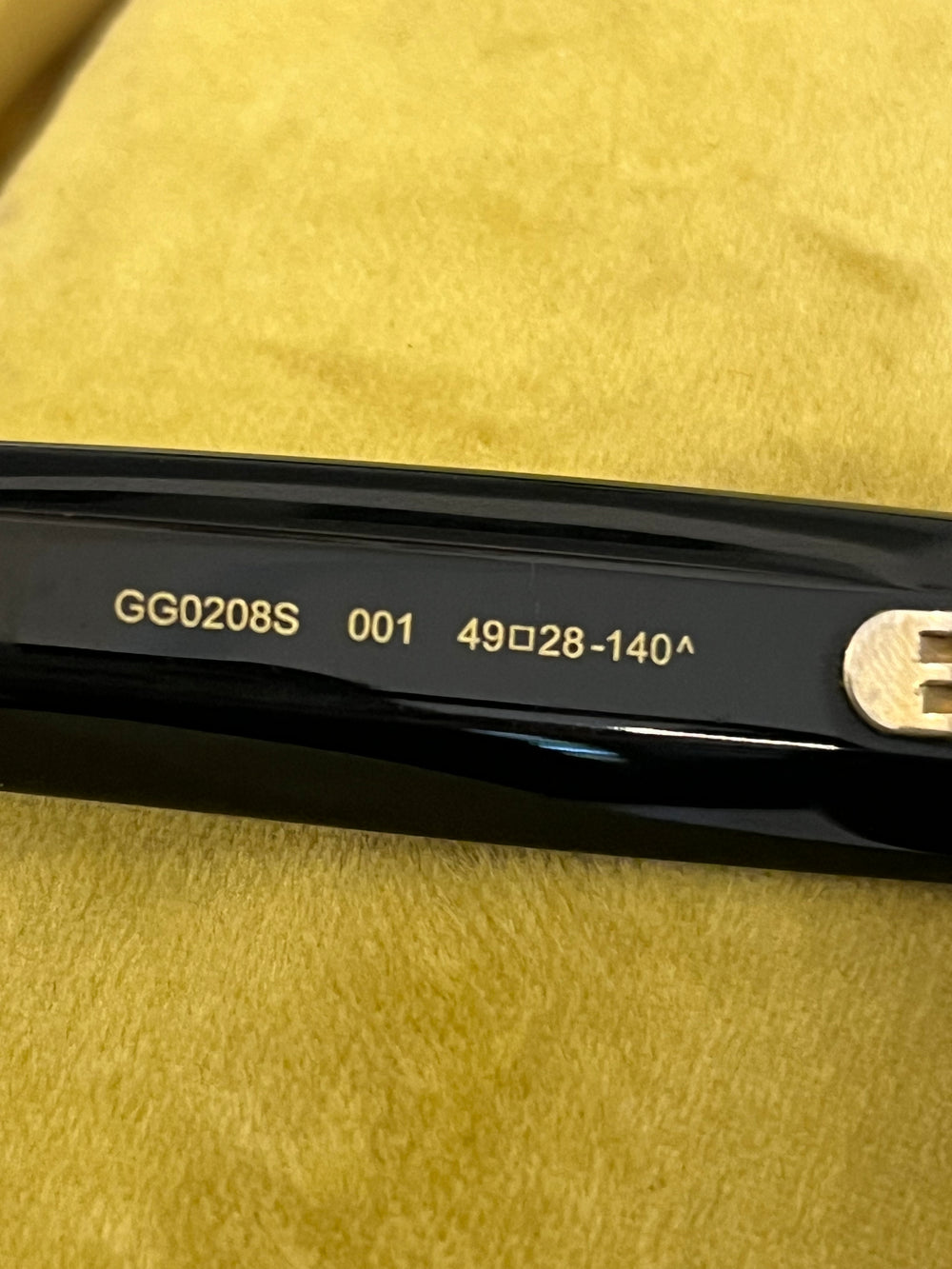 Pre Loved Gucci GG0208s Sunglasses