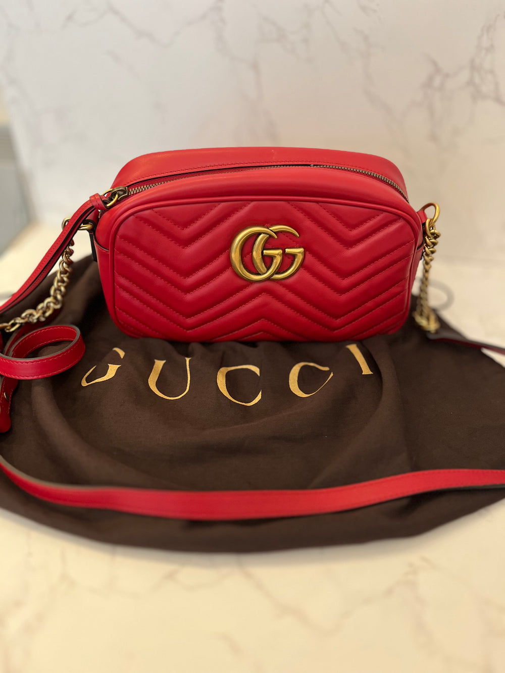 Pre Loved Gucci GG Marmont Matelasse Shoulder/Crossbody in Red (excellent)