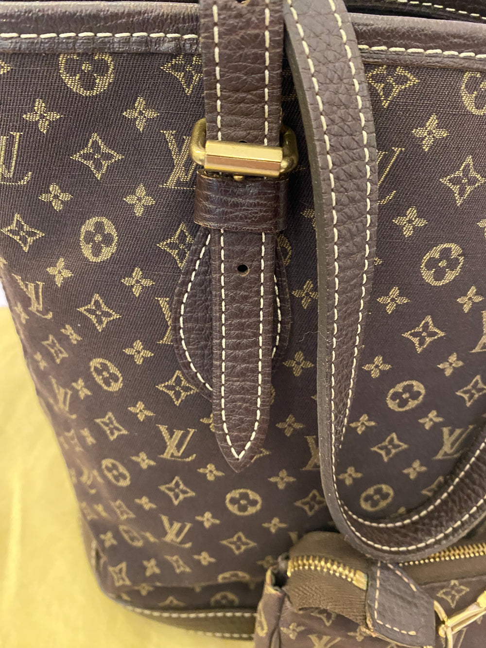 Pre Loved Louis Vuitton Vintage Idole Monogram Handbag and purse (excellent)