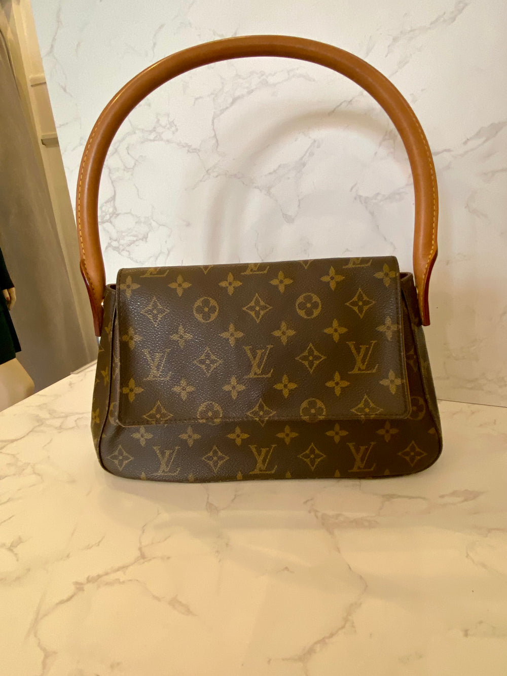 Pre Loved Louis Vuitton Vintage Monogram Looping Shoulder Bag