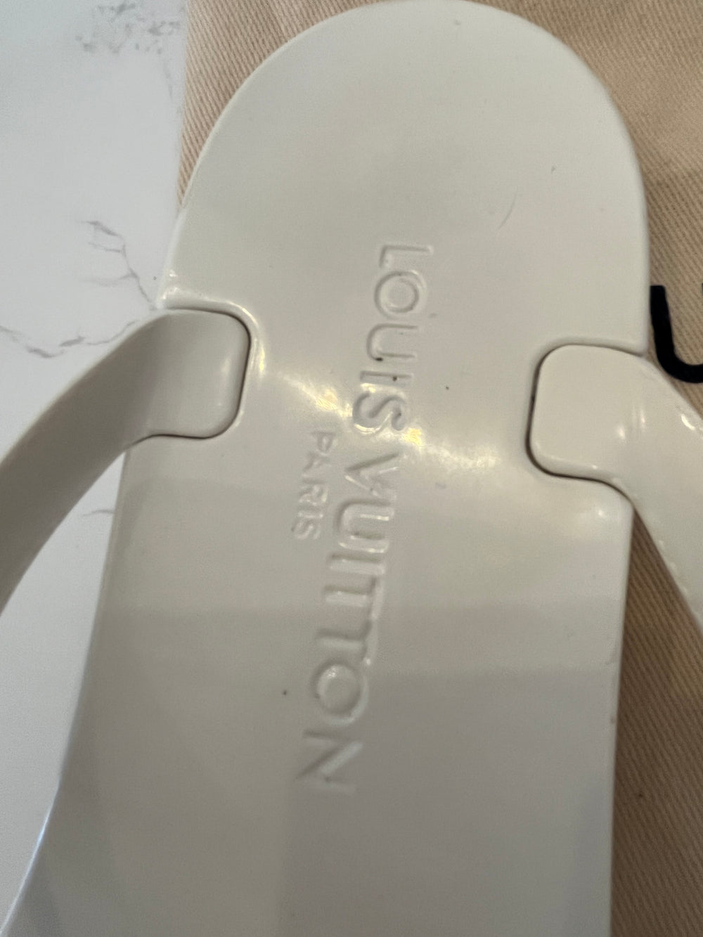 Pre Loved Louis Vuitton White Thong Flip-Flops UK5
