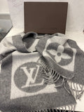 Pre Loved Louis Vuitton Lambswool Cardiff Monogram Scarf with box