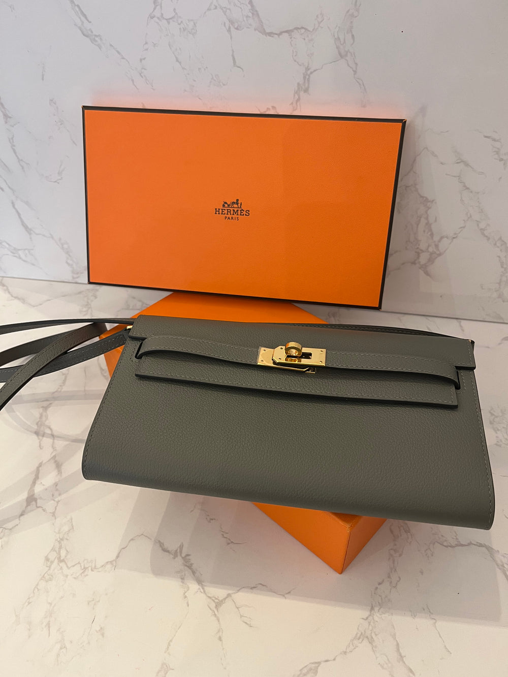 Pre Loved 2024 Hermes Kelly Classique To Go in Epsom Gris Leather (new)