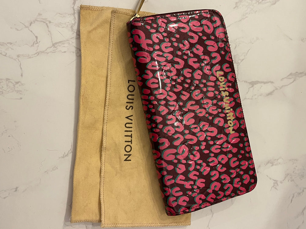 Pre Loved Louis Vuitton Stephen Sprouse Monogram Vernis Leopard Zippy Purse