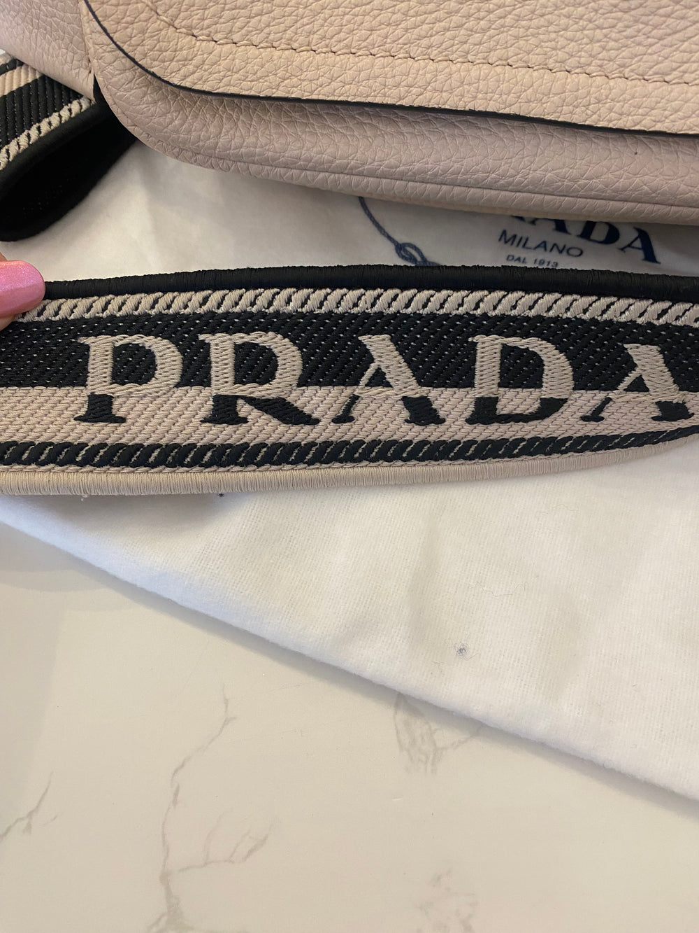 Pre Loved Prada Vitello Daino Logo Crossbody in Pale Dusky Pink - Excellent