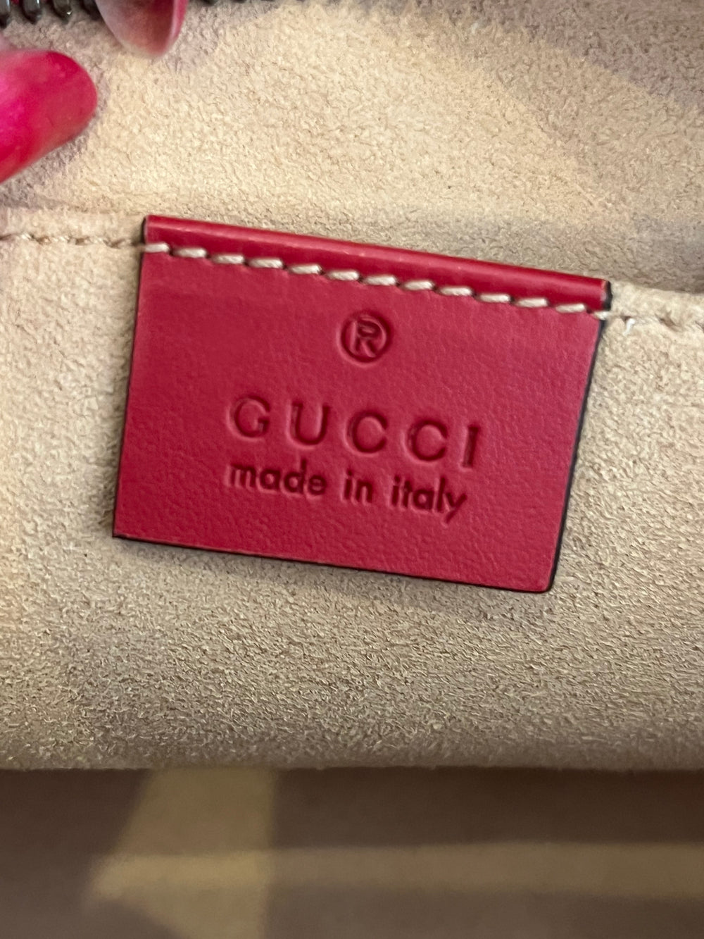 Pre Loved Gucci GG Marmont Matelasse Shoulder/Crossbody in Red (excellent)