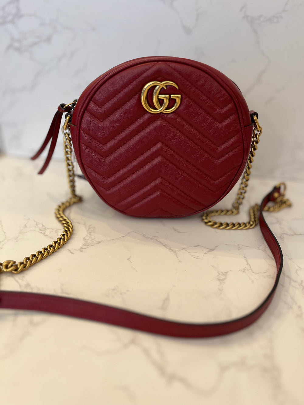 Pre Loved Gucci GG Marmont Matelasse Round Shoulder/Crossbody in Deep Red