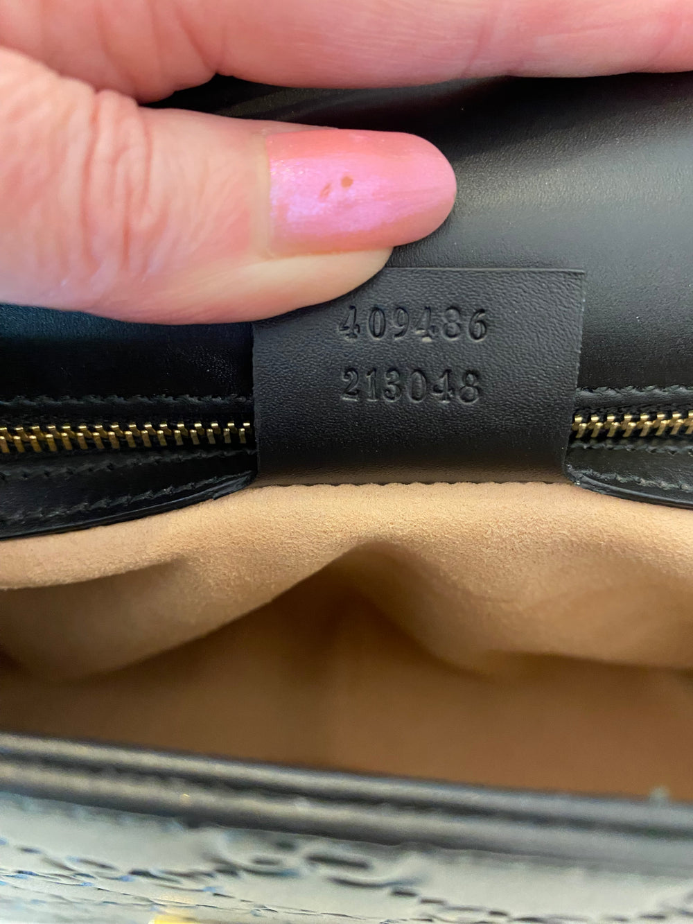 Pre Loved Gucci Guccissima Padlock Shoulder Bag in Black Leather