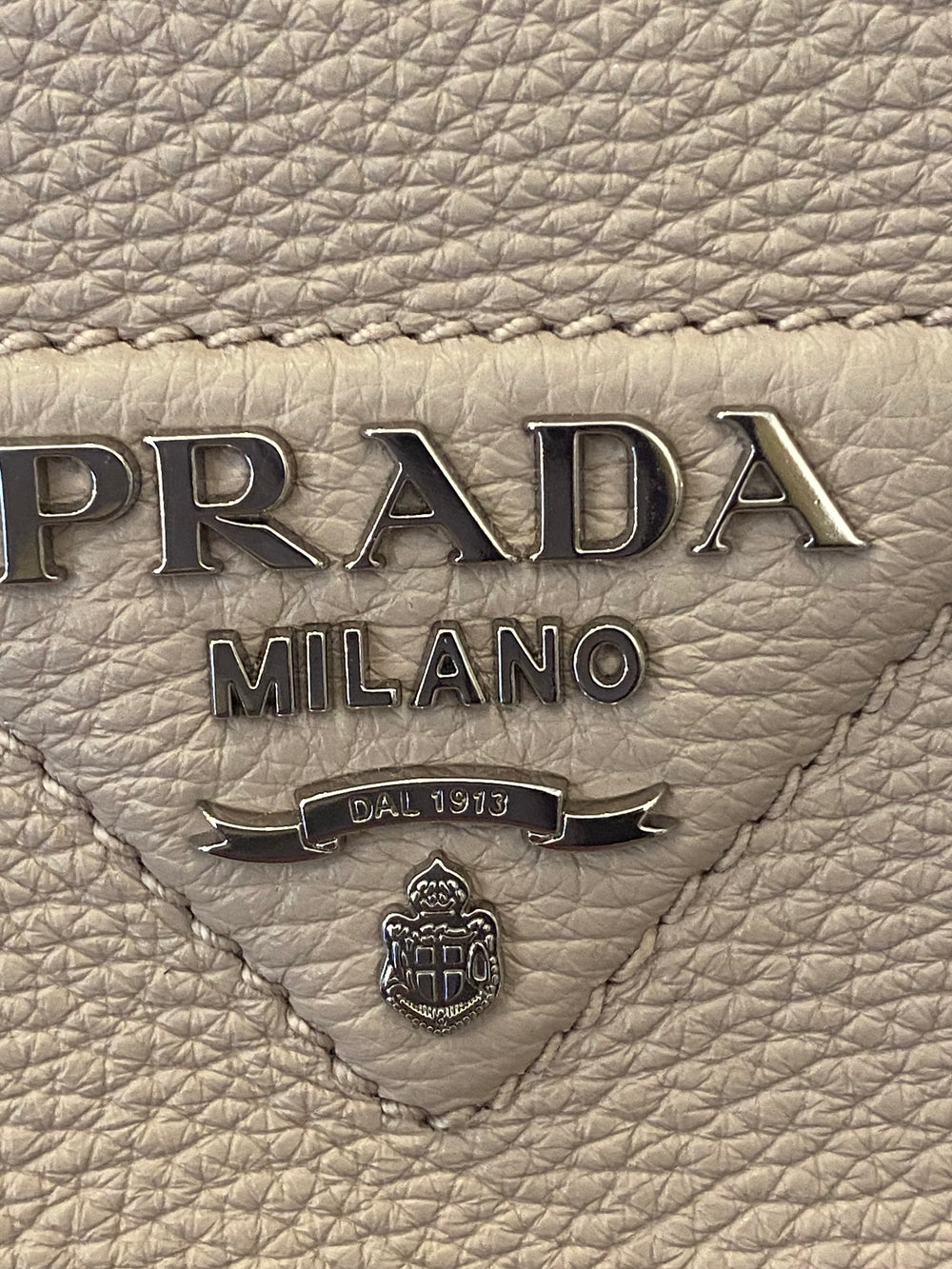 Pre Loved Prada Vitello Daino Logo Crossbody in Pale Dusky Pink - Excellent