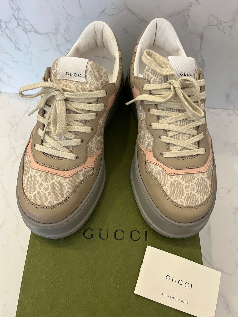 Pre Loved Gucci Trainers Size UK 7 (fits 6-6.5) (as new)