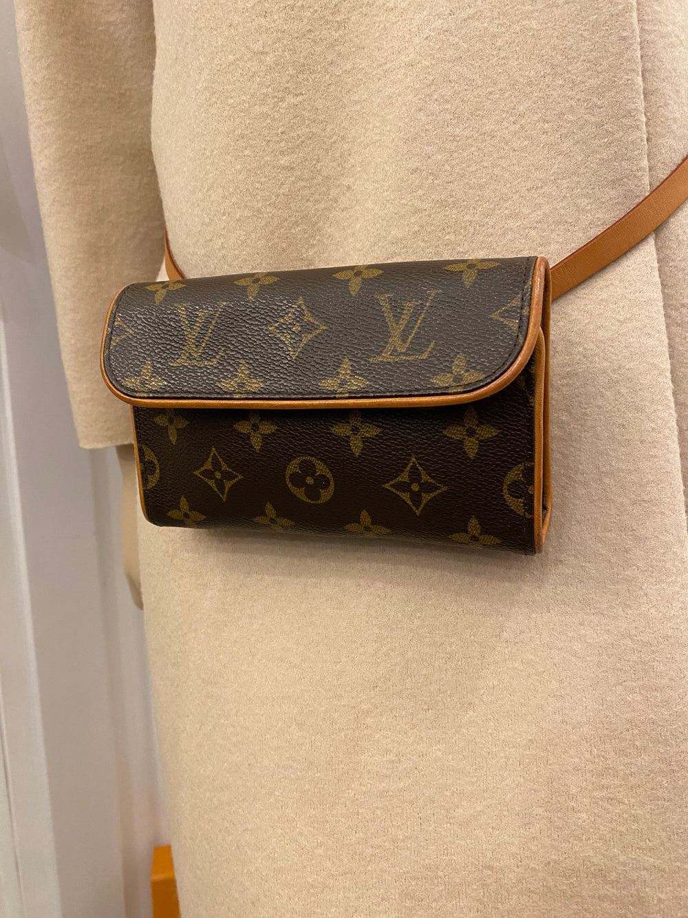 Pre Loved Louis Vuitton Vintage Monogram Belt Bag size M