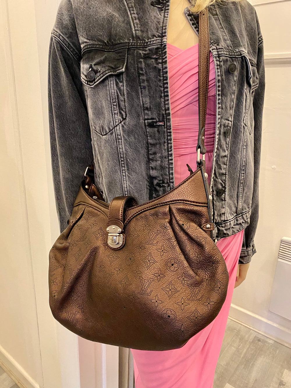 Pre Loved Louis Vuitton Bronze Metallic Mahina Leather Crossbody **reserved MM**
