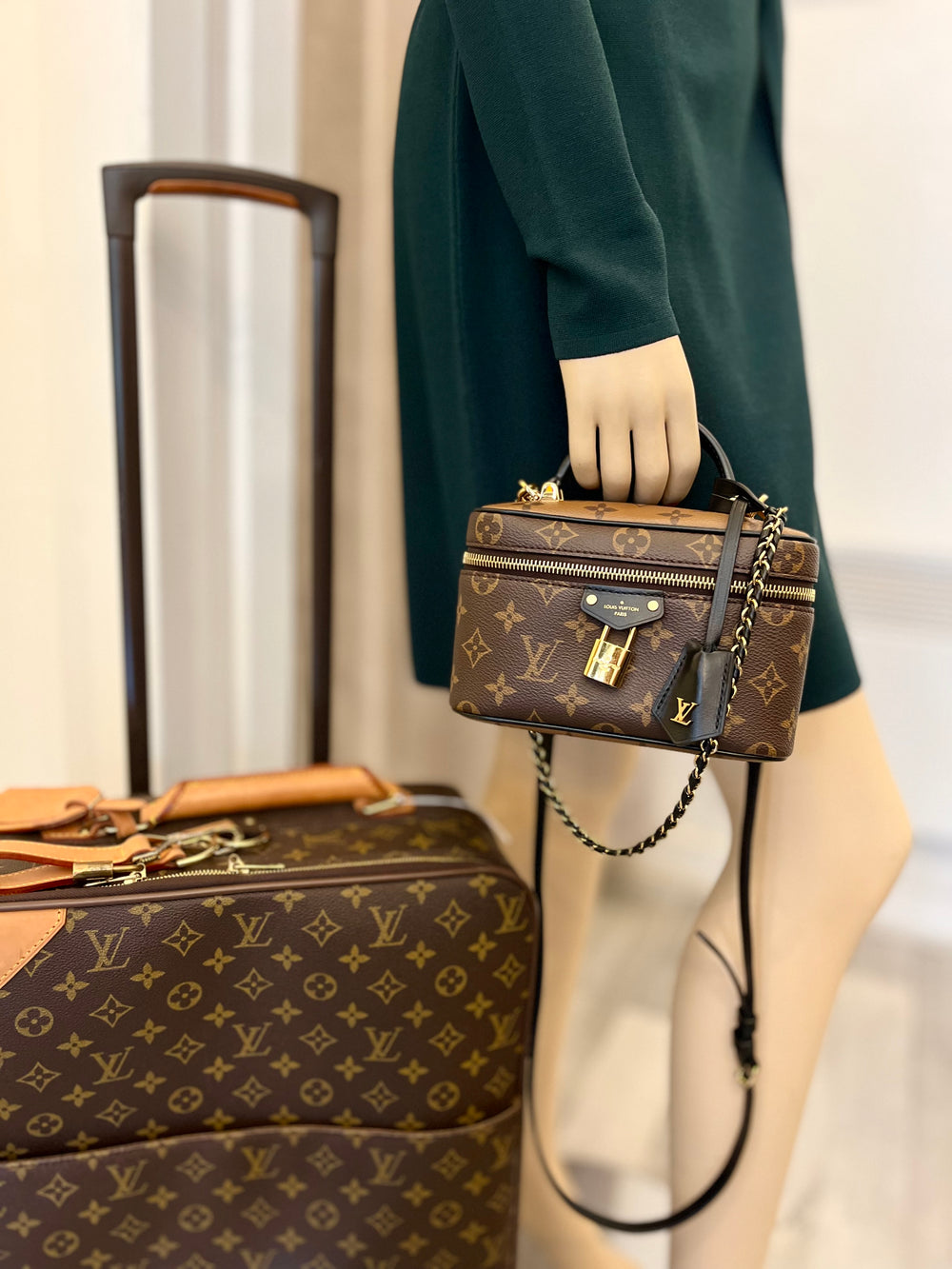 Pre Loved Louis Vuitton Monogram Vanity Chain Pouch (as new)