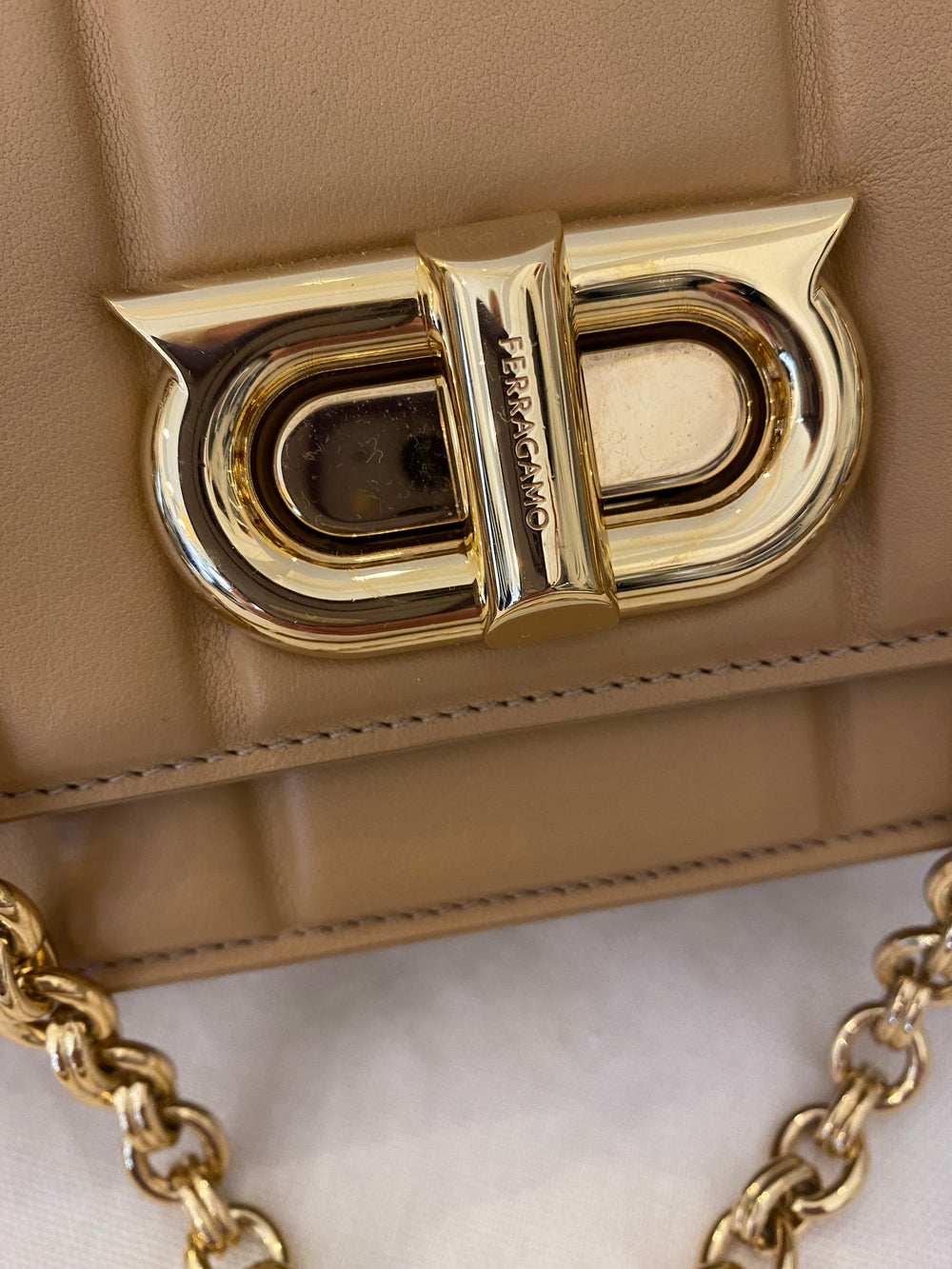 Pre Loved Ferragamo Gancini Tan Leather Shoulder Bag (excellent)