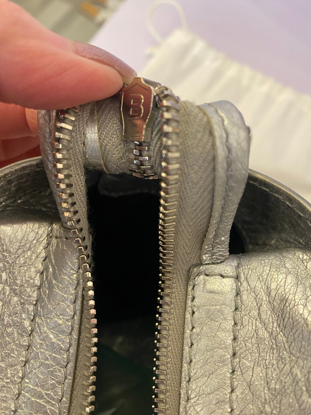 Pre Loved Balenciaga Le City in Silver Leather
