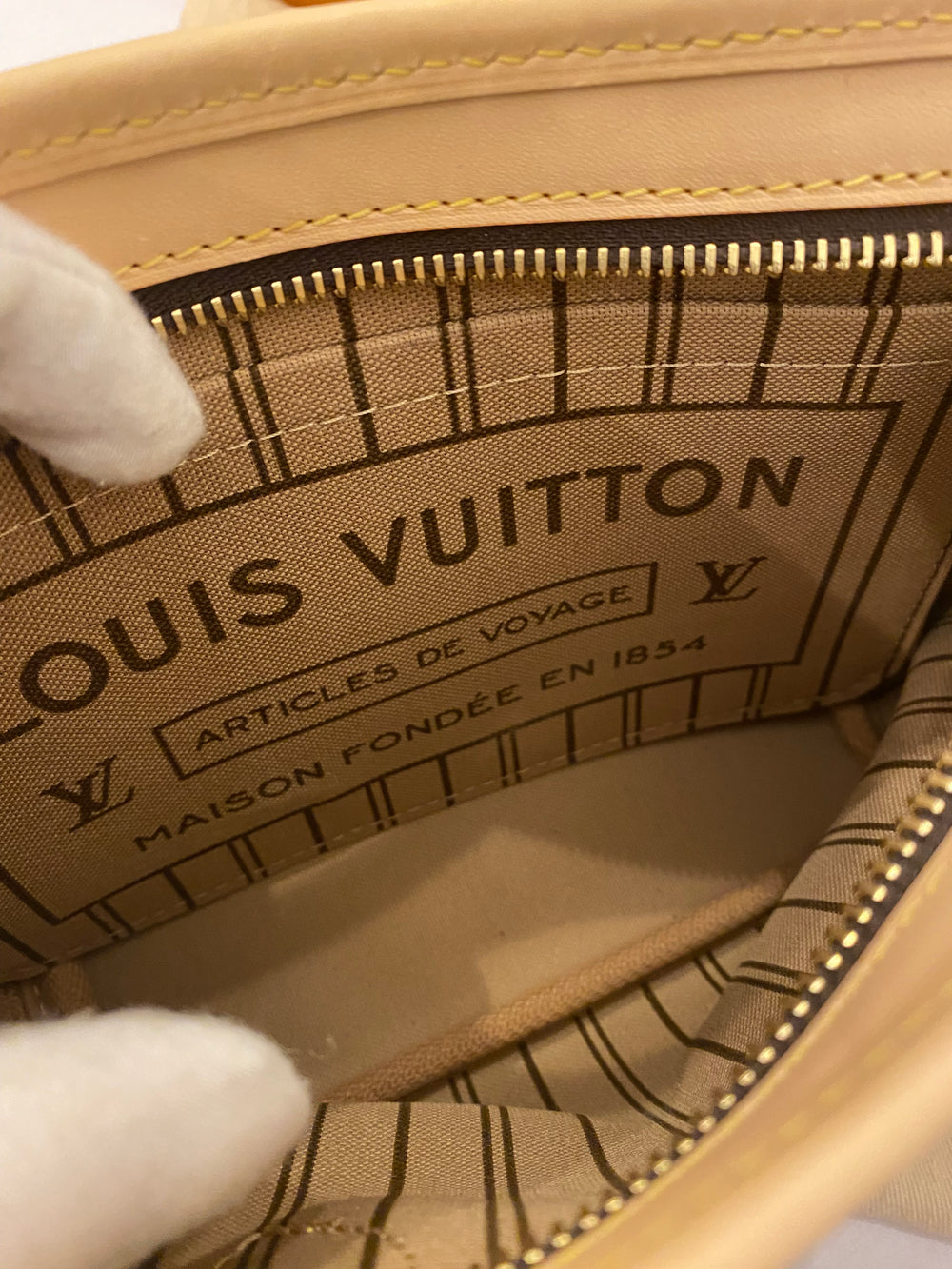 Pre Loved Louis Vuitton Neverfull BB Tote (new)