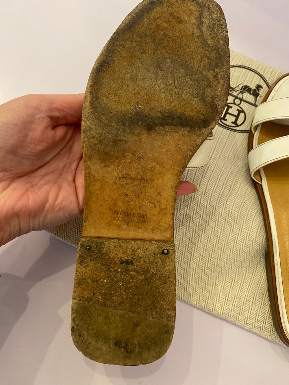 Pre Loved Hermes Oran Mules in white leather UK 3.5