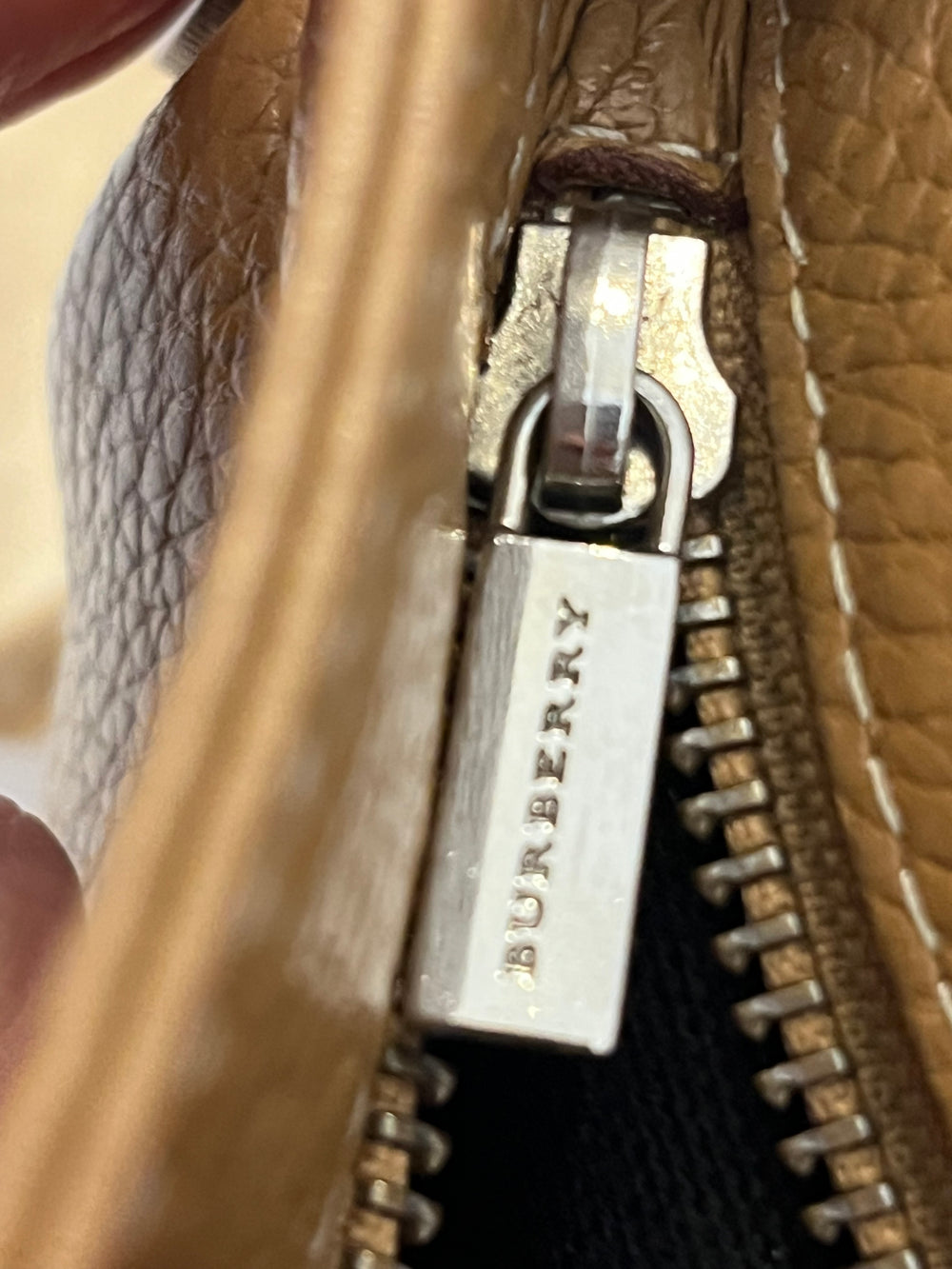 Pre Loved Burberry Leather Crossbody Messenger Bag