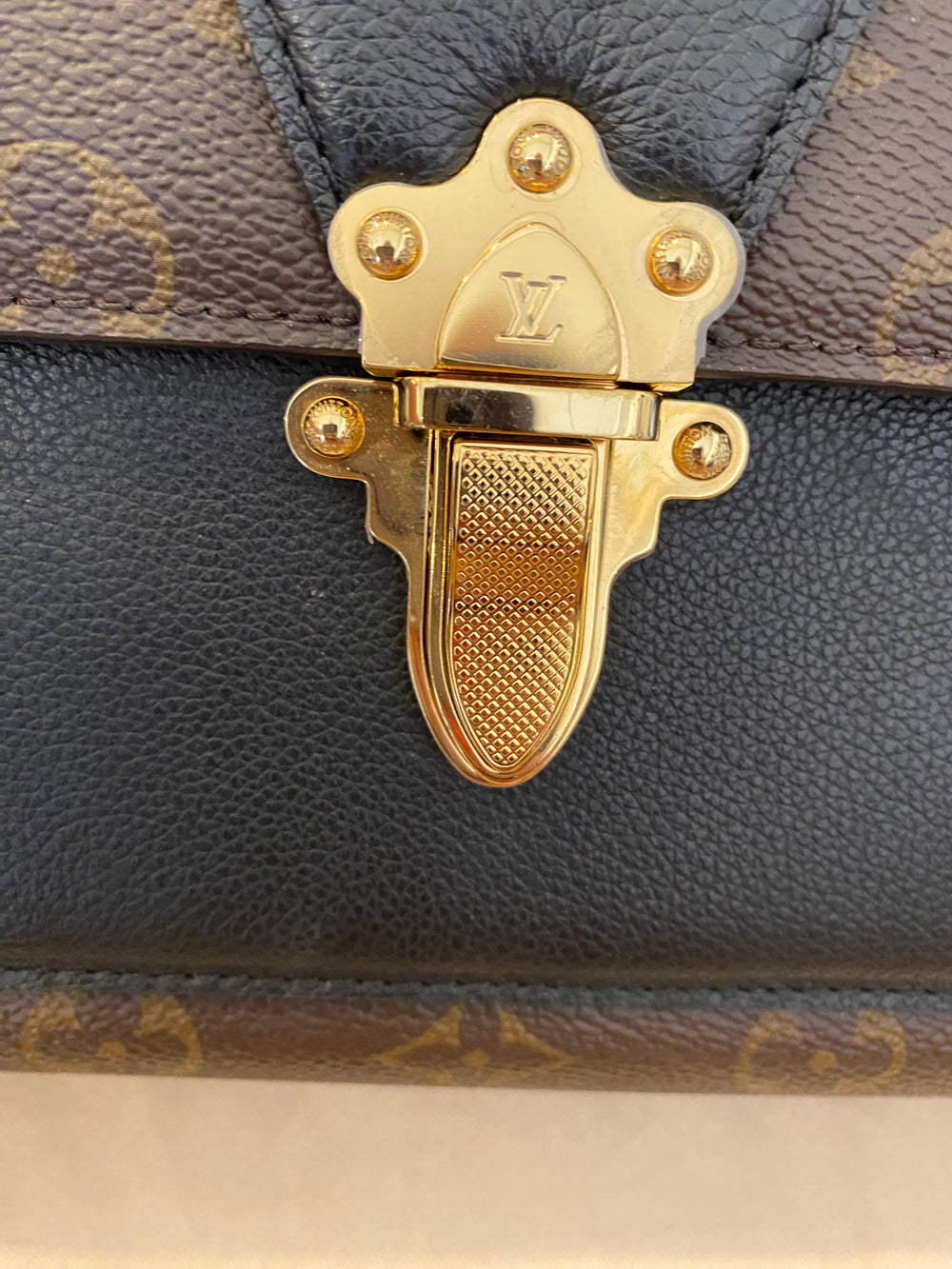 Pre Loved Louis Vuitton Monogram Neverfull Victoire (excellent)