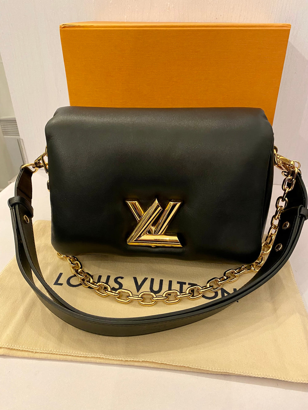 Pre Loved Louis Vuitton Twist MM in Black Leather (excellent)