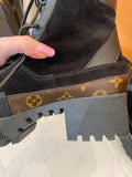 Pre Loved Louis Vuitton Laureate Monogram Desert Boot uk 6 (excellent)