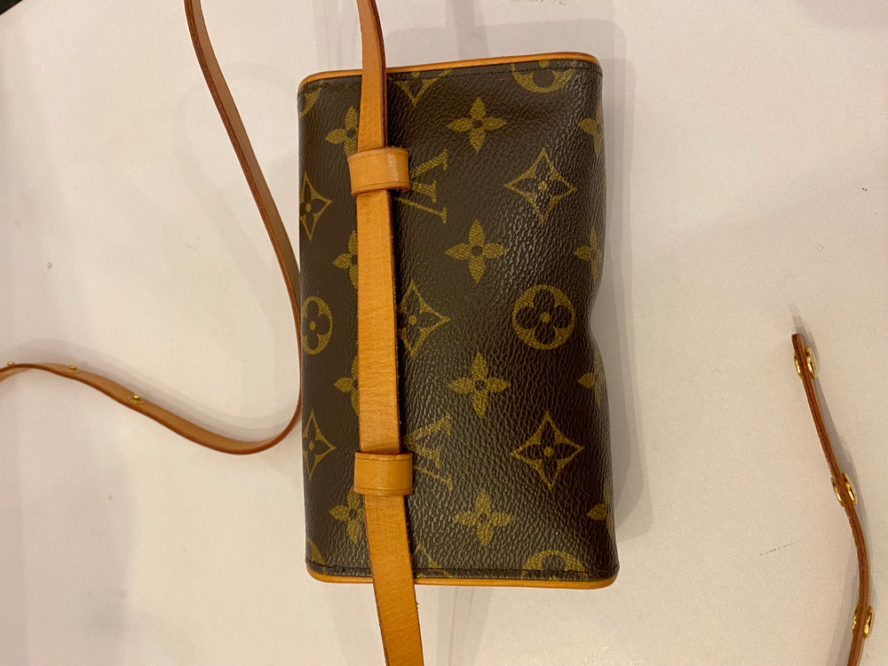 Pre Loved Louis Vuitton Vintage Monogram Belt Bag size M