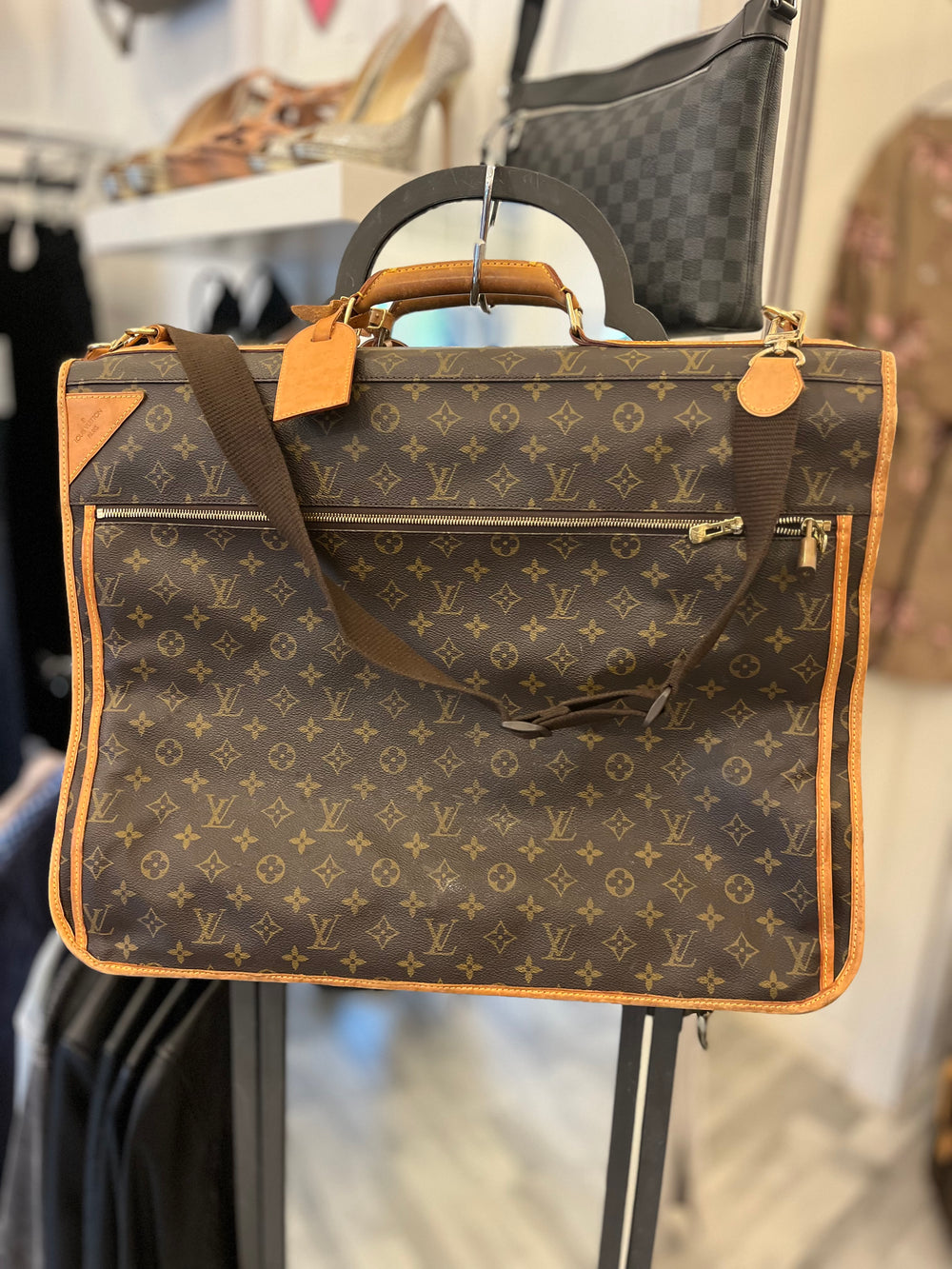 Pre Loved Vintage Louis Vuitton Monogram Suit Carrier