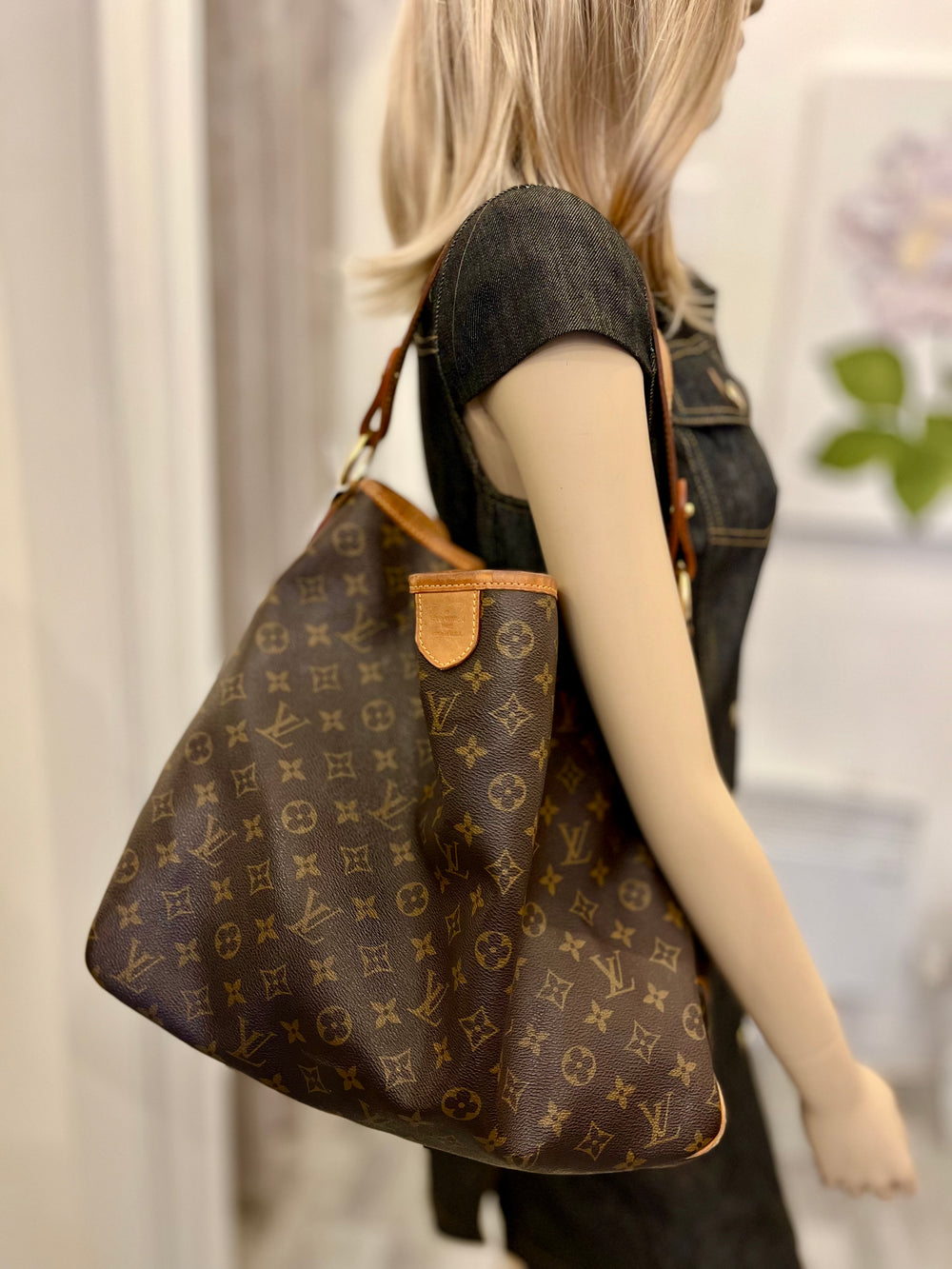 Pre Loved Louis Vuitton Vintage Monogram Tote **reserved Sh**