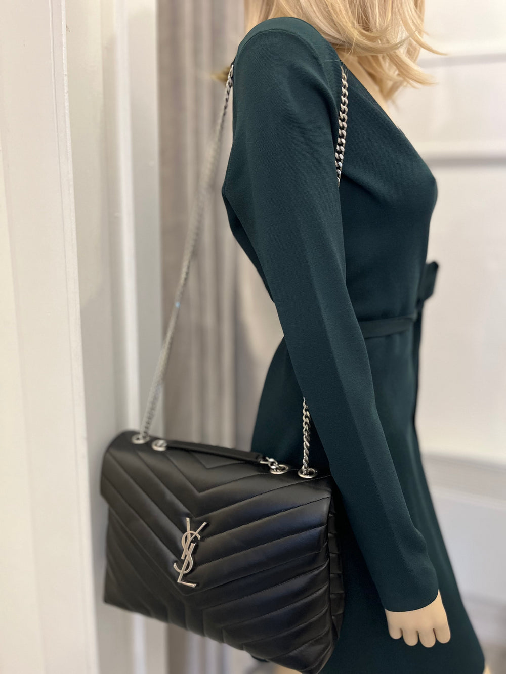 Pre Loved Yves Saint Laurent Medium Lou Lou Bag in Black - Excellent