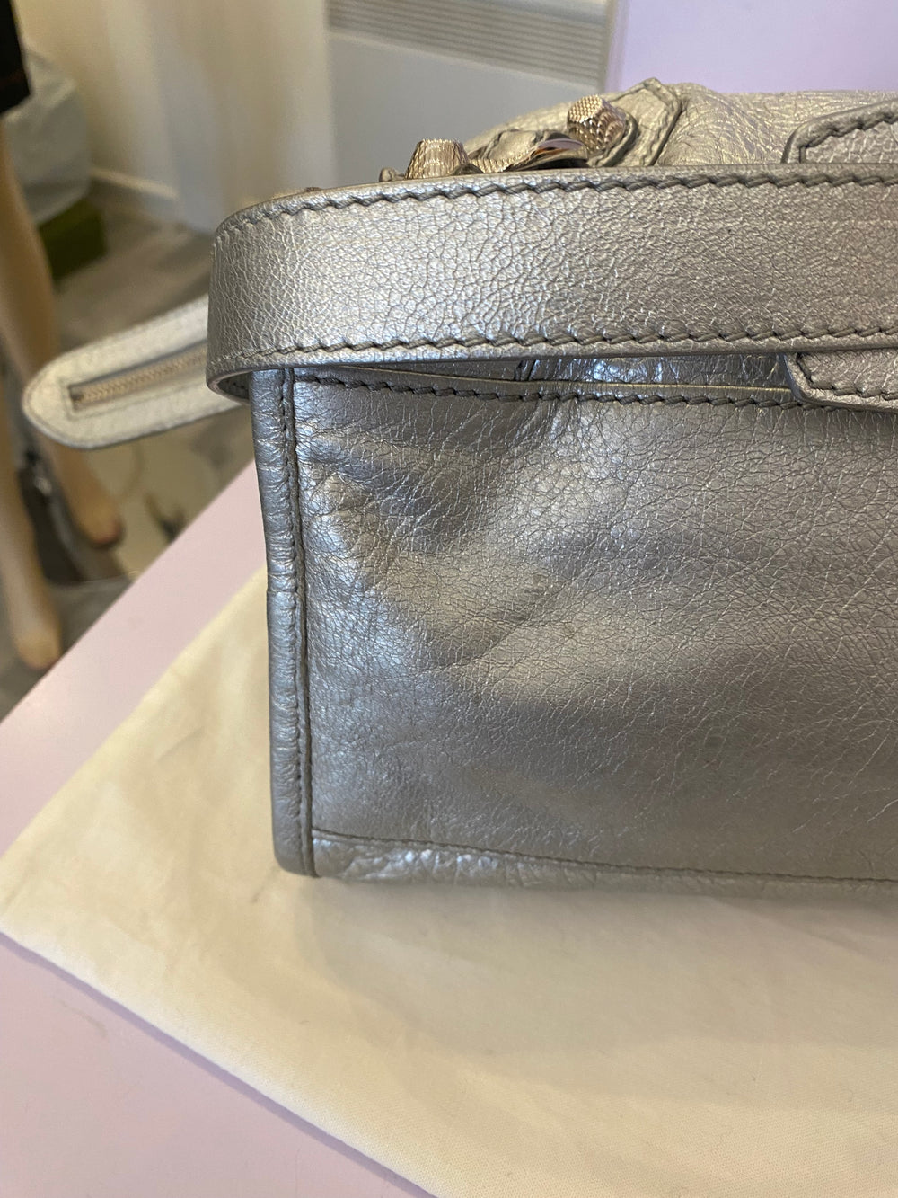 Pre Loved Balenciaga Le City in Silver Leather