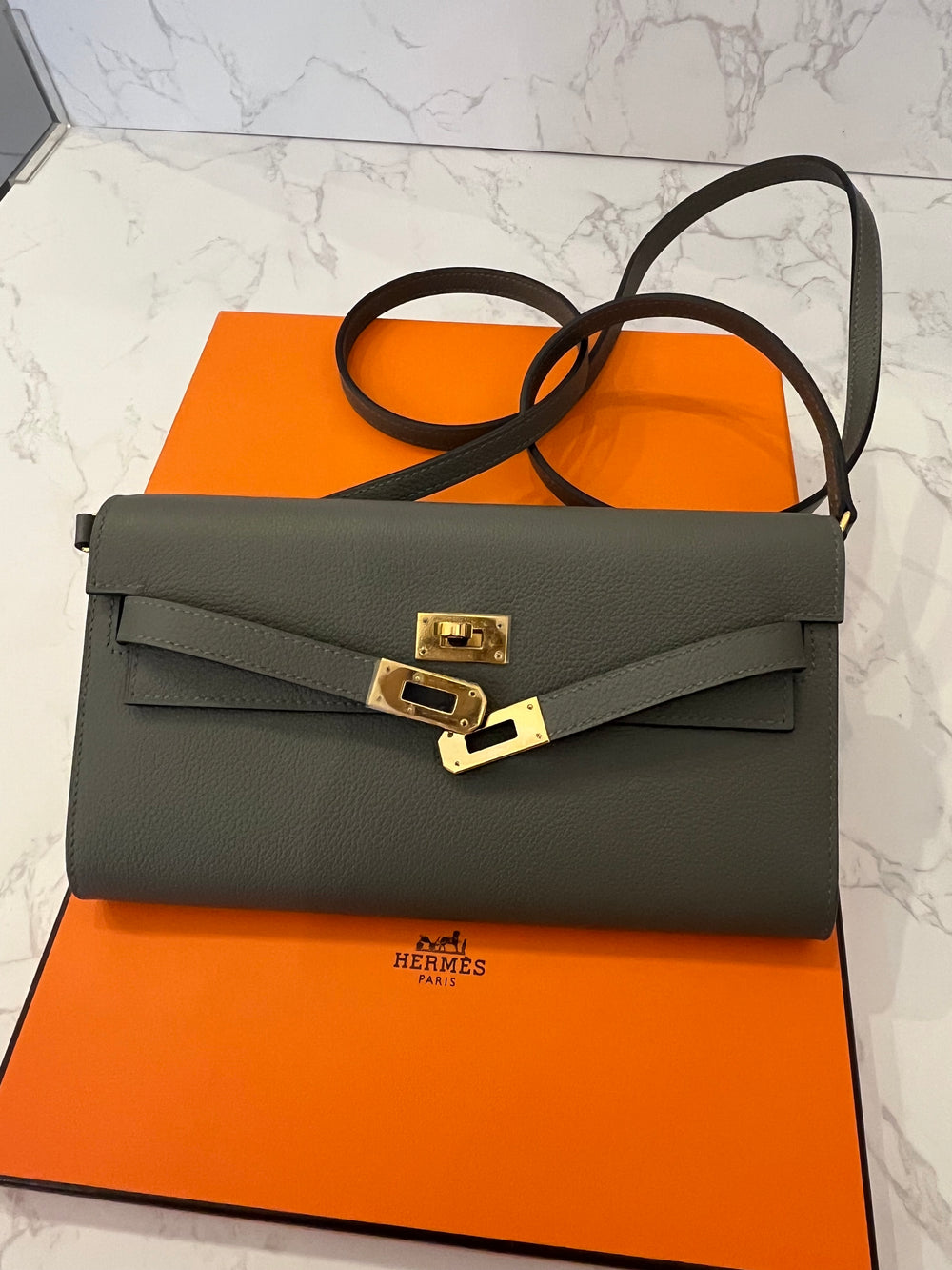 Pre Loved 2024 Hermes Kelly Classique To Go in Epsom Gris Leather (new)
