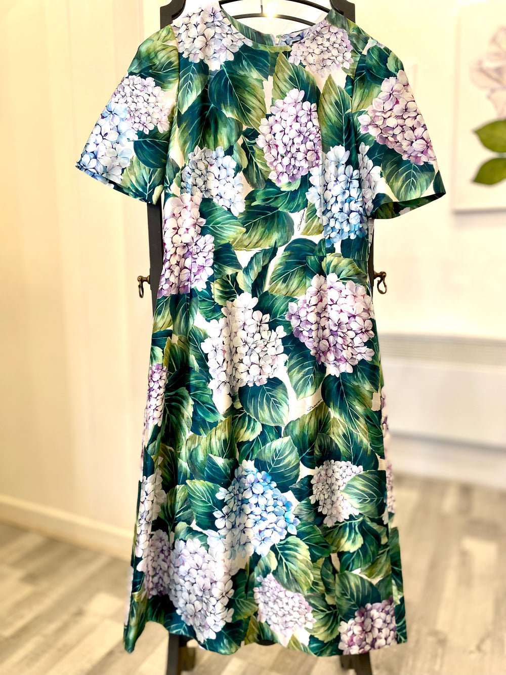 Preloved Dolce & Gabbana Silk Short Sleeved Hydrangea Dress size 42 uk10 (pristine)