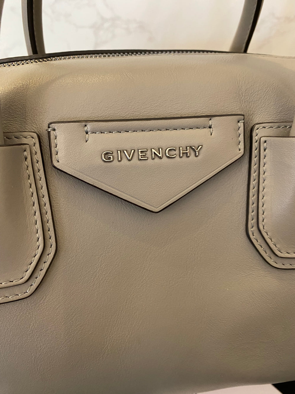 Pre Loved Givenchy Small Soft Grey Antigona  (excellent)