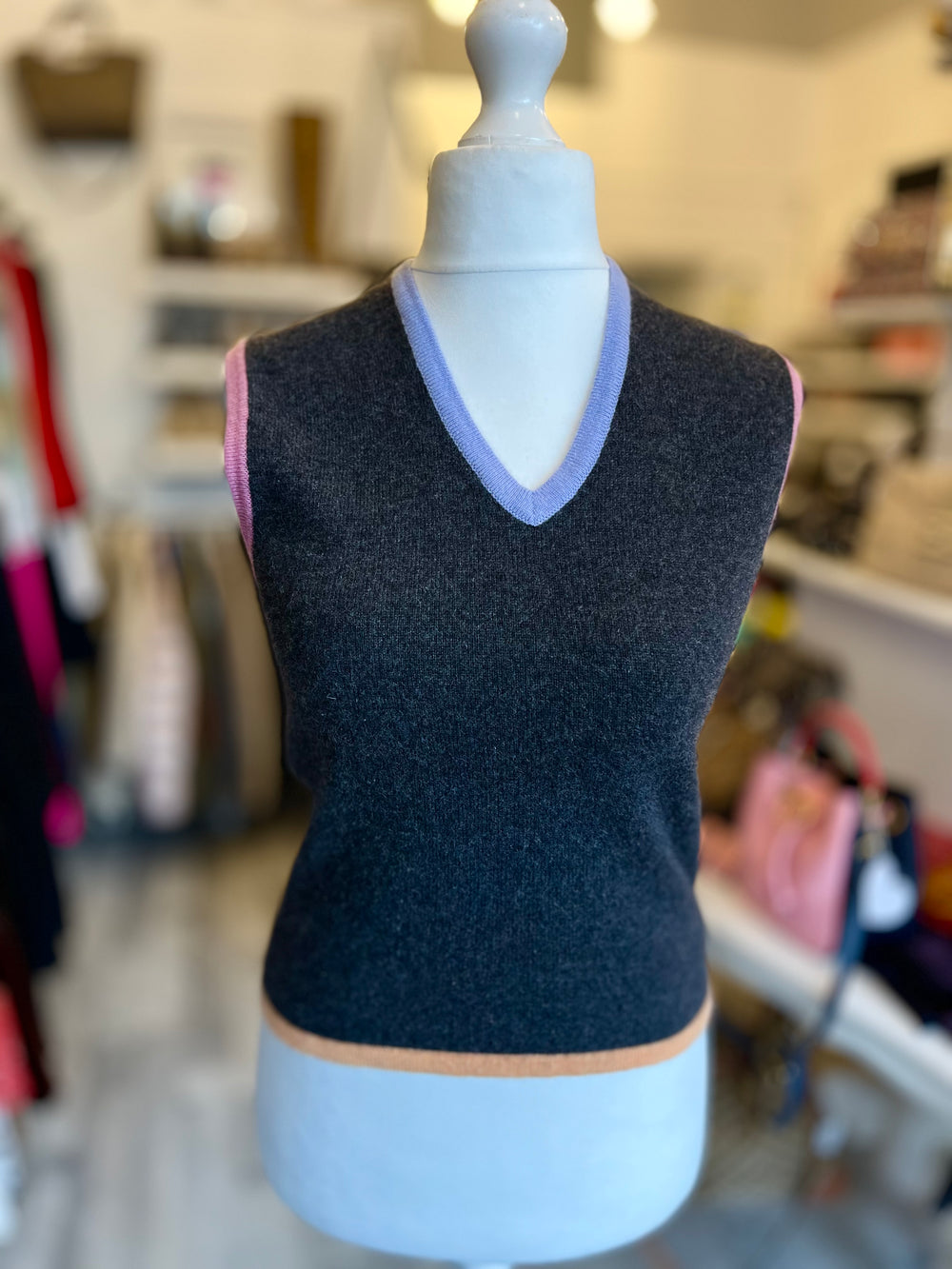 Pre Loved Chanel cashmere tank top size FR40 UK 12