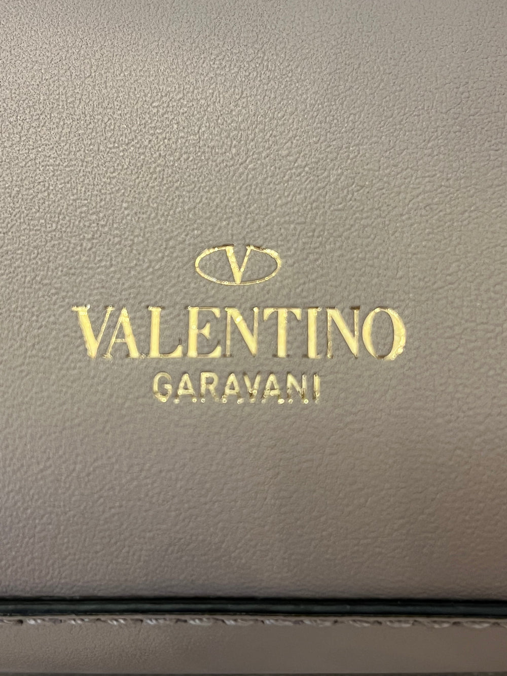 Pre Loved Valentino Garavani Rockstud Leather Crossbody (excellent)