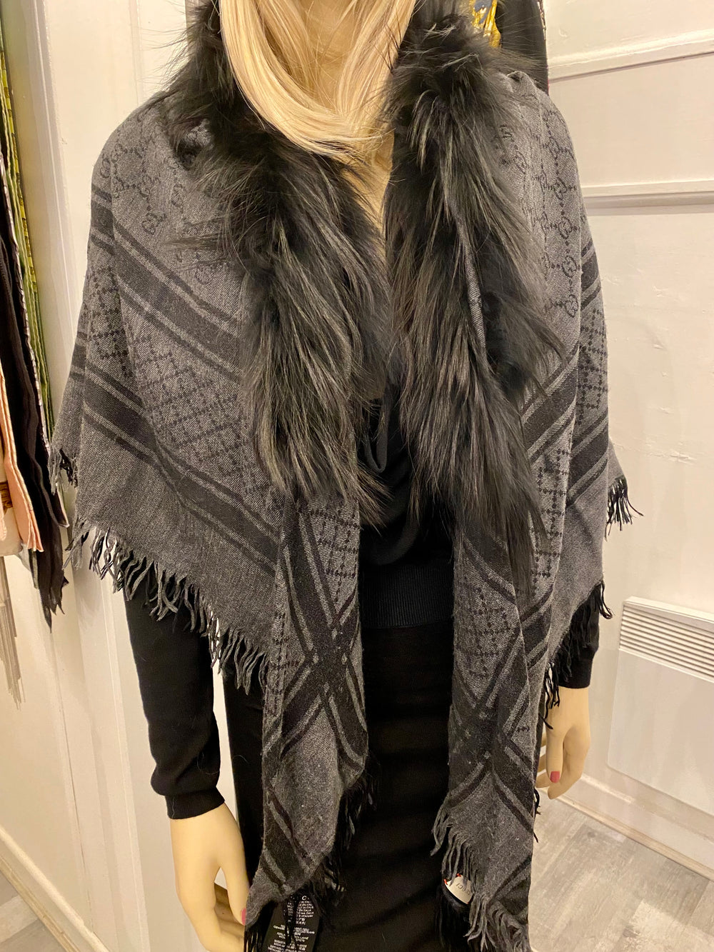 Pre Loved Gucci Fur Trimmed Shawl in Grey