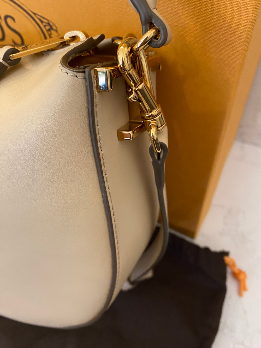Pre loved Tod's T Case Hobo Shoulder Bag Natural Leather (excellent)