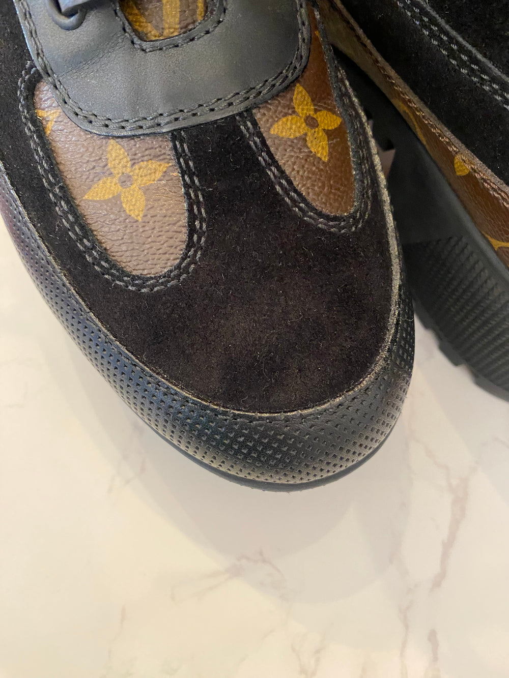 Pre Loved Louis Vuitton Laureate Monogram Desert Boot uk 6 (excellent)