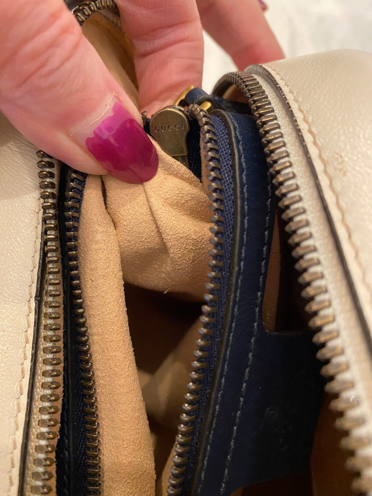 む*ぎ様 GUCCI レザー　ハンドバッグ　GGパターン　ライトベージュ　スーキ Pre Loved Gucci GG Marmont Bamboo Top Handle Handbag in White