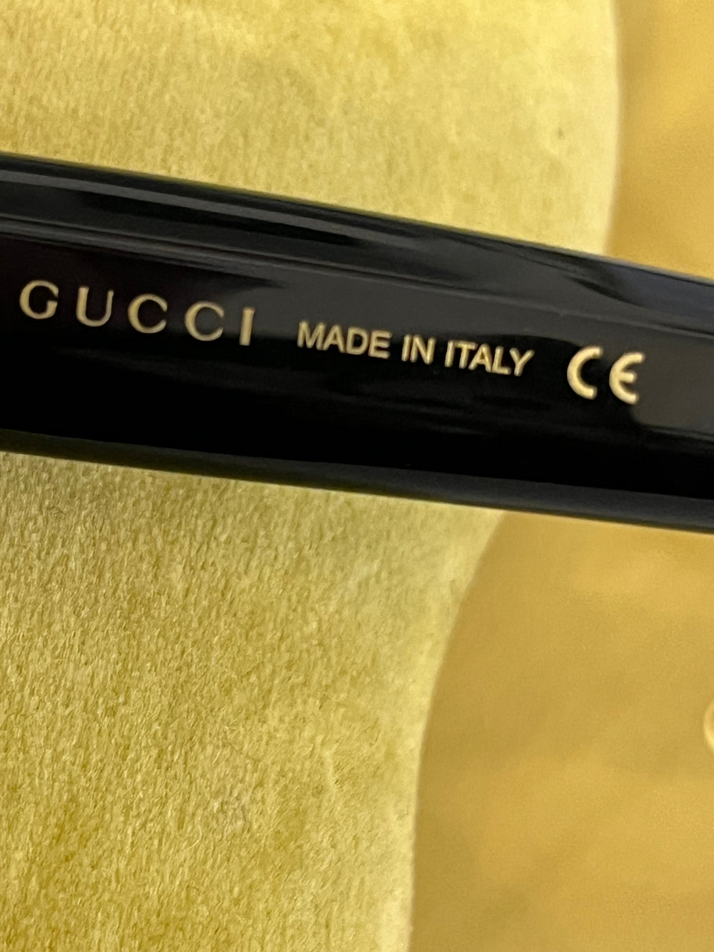 Pre Loved Gucci GG0208s Sunglasses