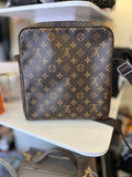Pre Loved Louis Vuitton Trotteur Beaubourg Shoulder / Crossbody Bag in Monogam Canvas