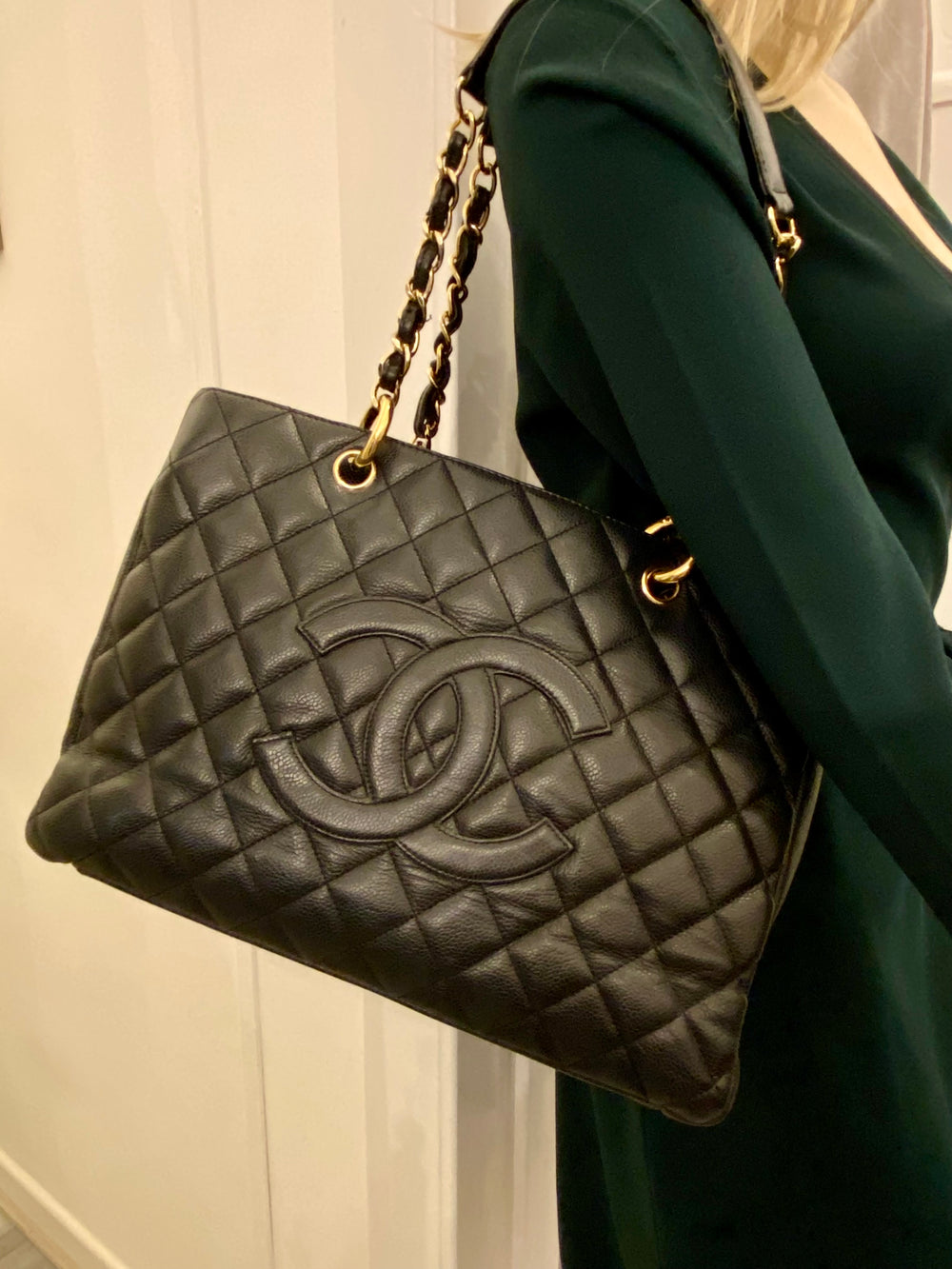 Pre Loved Chanel GST Grand Shopper Tote in Black Cavier Leather