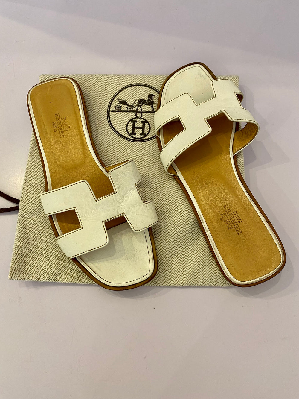 Pre Loved Hermes Oran Mules in white leather UK 3.5