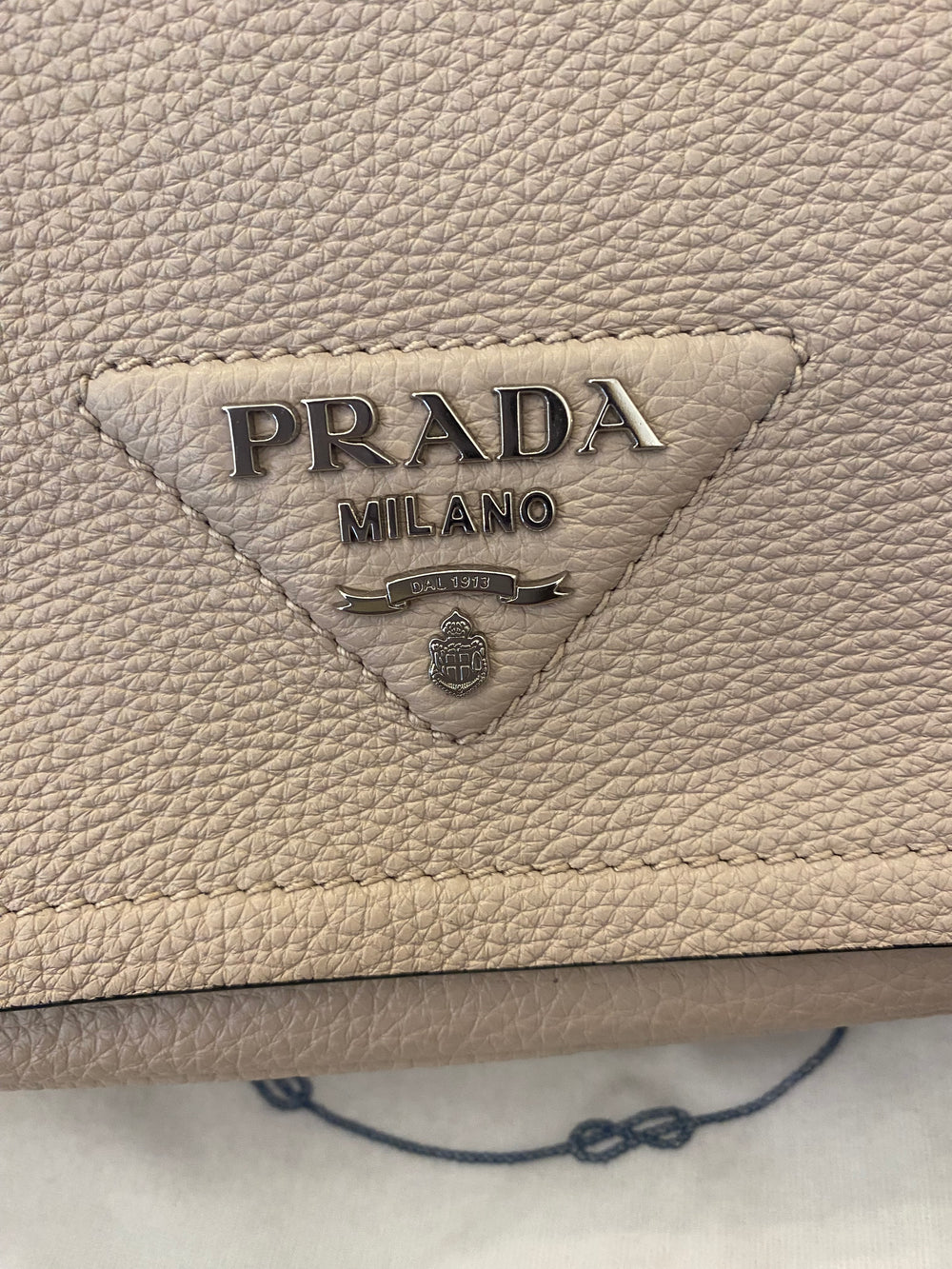 Pre Loved Prada Vitello Daino Logo Crossbody in Pale Dusky Pink - Excellent