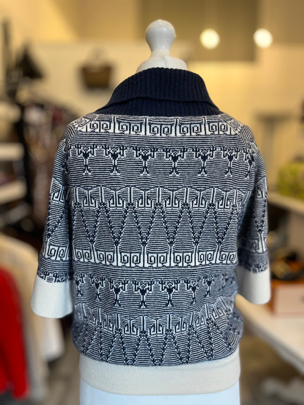 Pre Loved Chanel Cashmere Sweater size FR38 UK 10 oversized