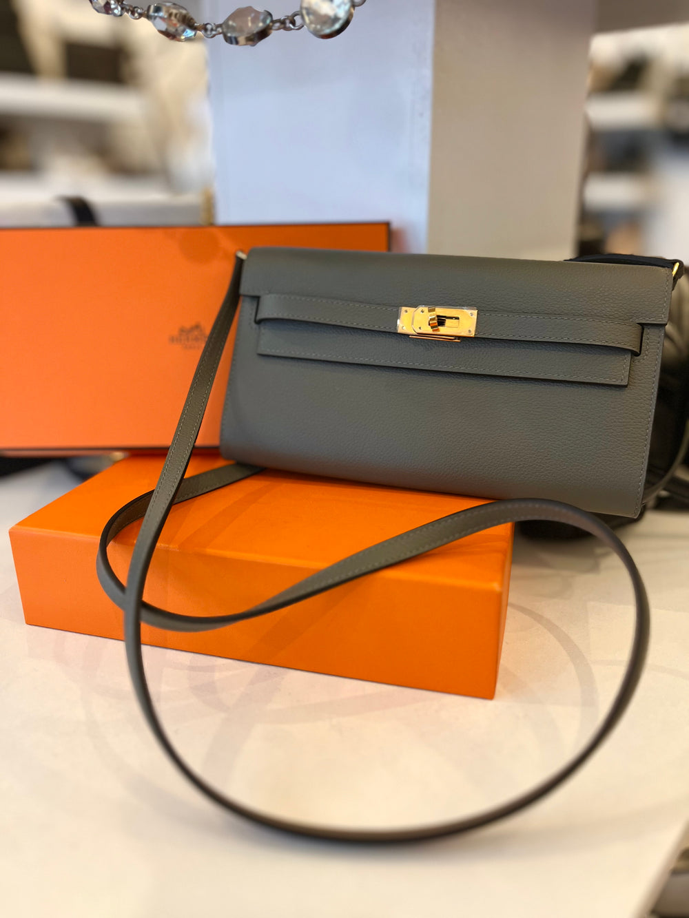 Pre Loved 2024 Hermes Kelly Classique To Go in Epsom Gris Leather (new)