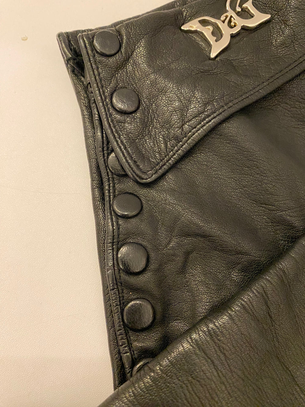 Pre Loved Dolce & Gabbana Black Leather Long Gloves size 7