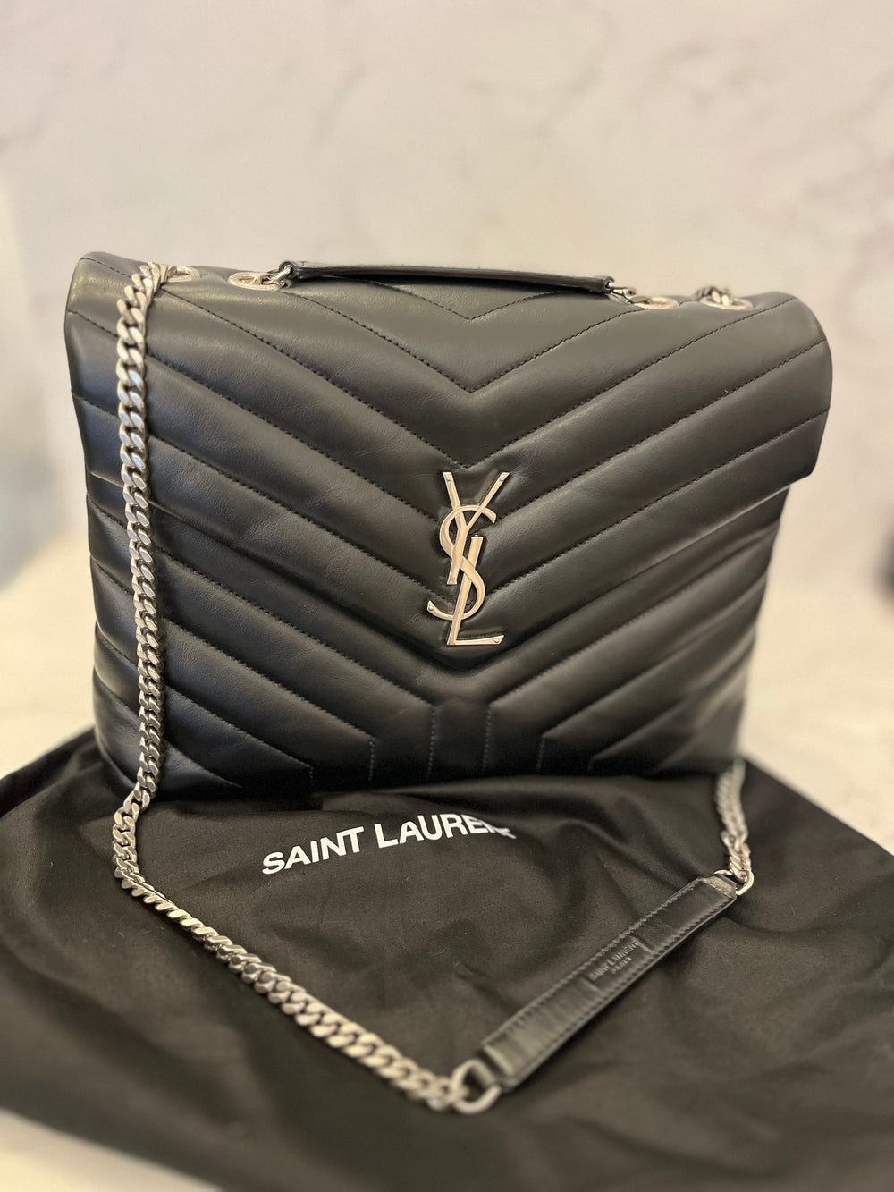 Pre Loved Yves Saint Laurent Medium Lou Lou Bag in Black - Excellent