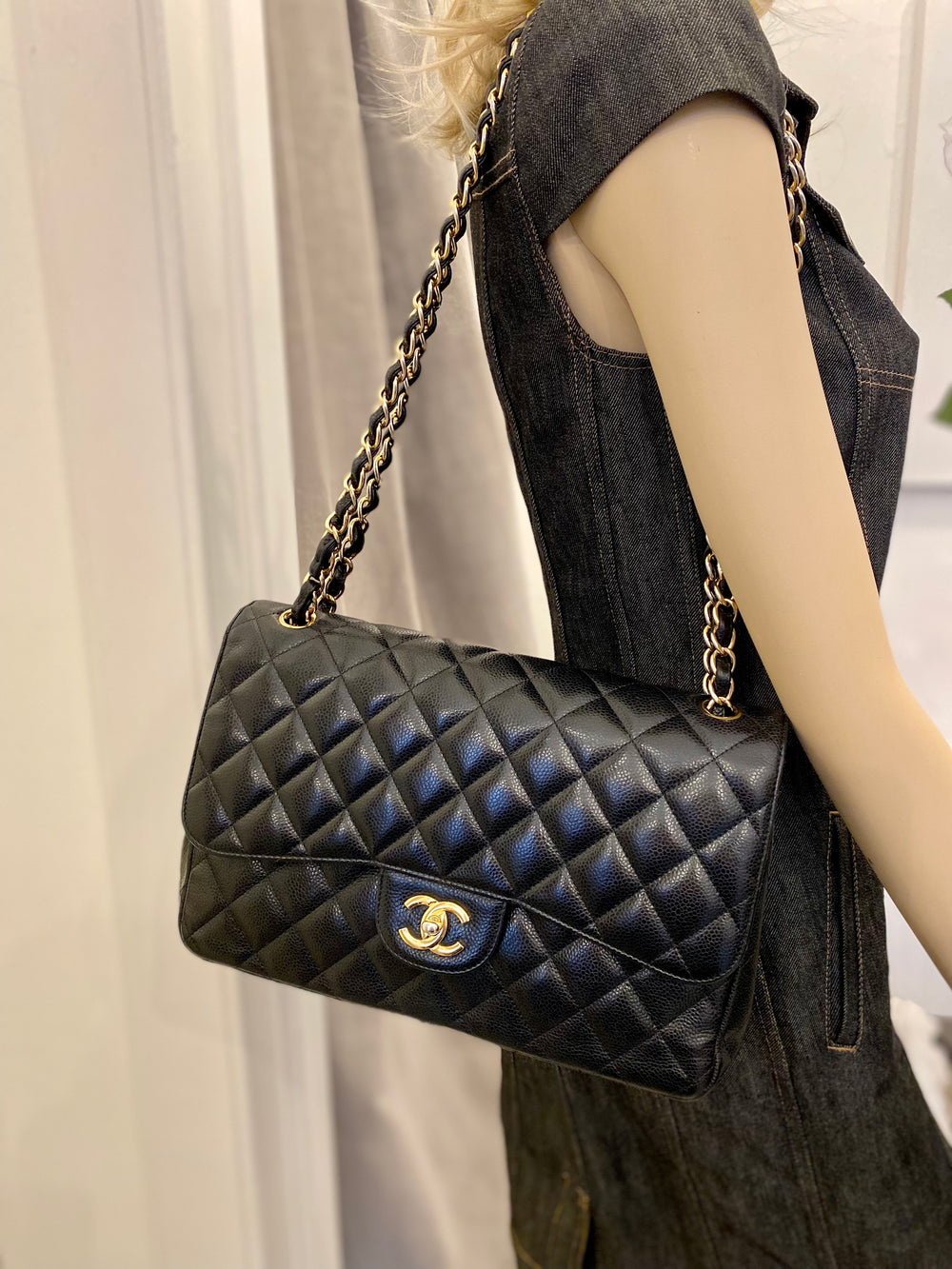 Pre Loved Chanel Double Flap Jumbo in Black Caviar Leather 2015